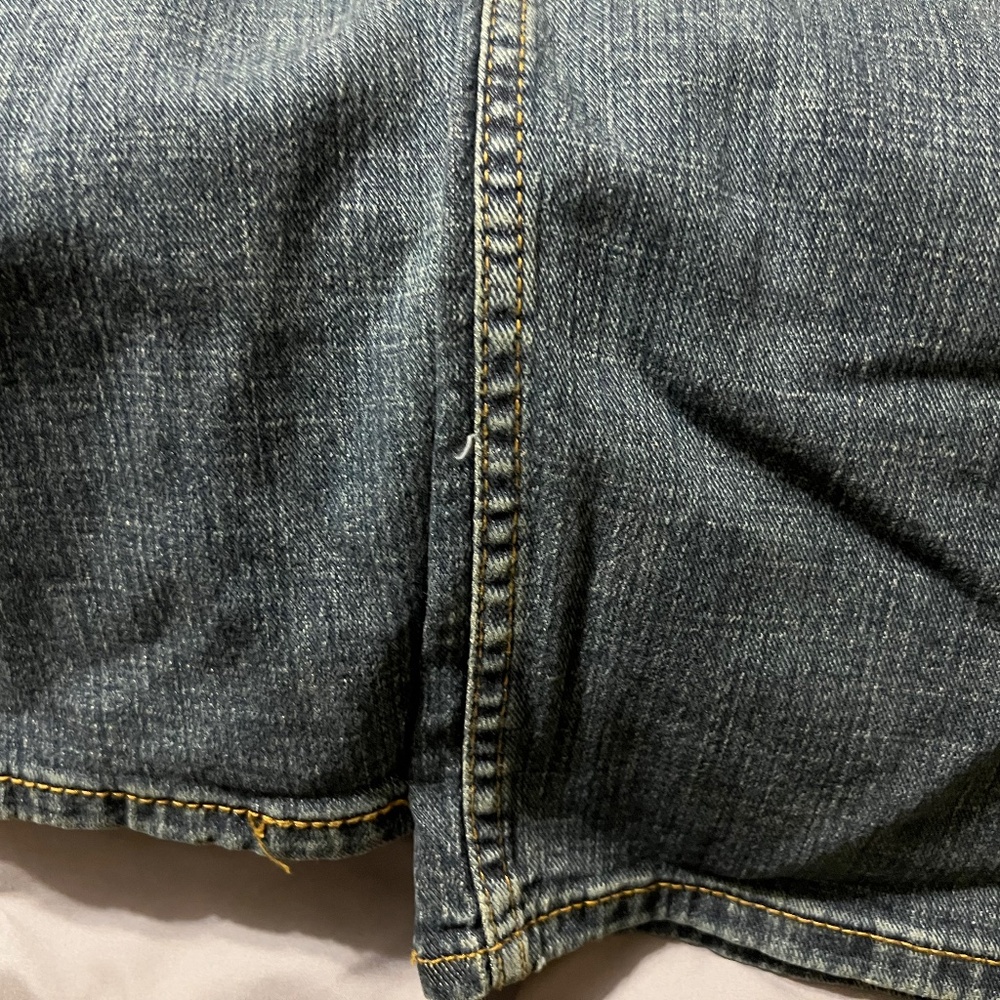 Men’s 42 x 30 or 42 x 32 jeans